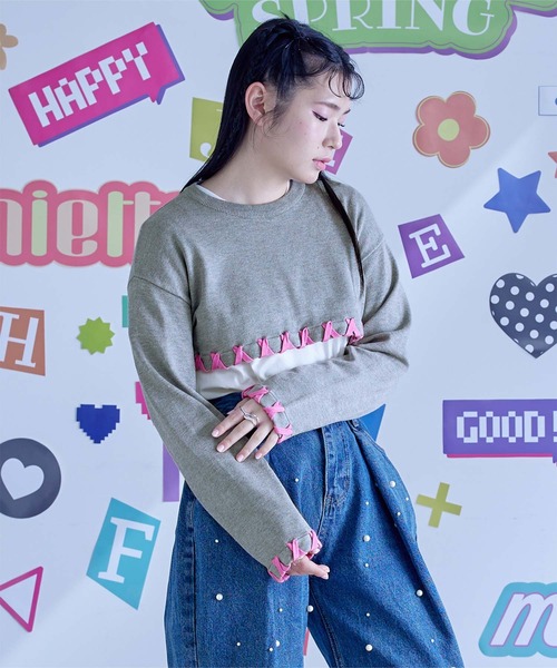 miette(ミエット)の「配色ステッチクロップドニットトップス(ニット/セーター・レディース・グレー/アイボリー/ネイビー/ブラック・FREE)」の3枚目の写真