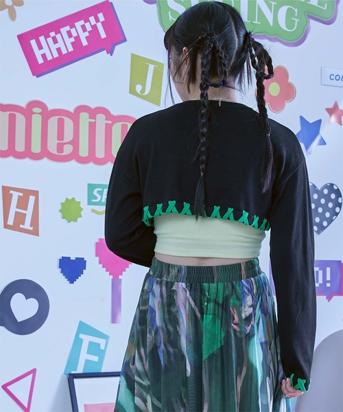 miette(ミエット)の「配色ステッチクロップドニットトップス(ニット/セーター・レディース・グレー/アイボリー/ネイビー/ブラック・FREE)」の21枚目の写真