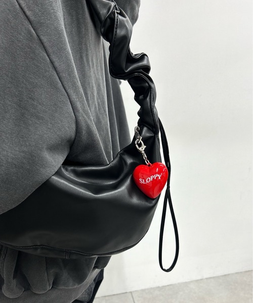 WHO'S WHO gallery(フーズフーギャラリー)の「【SLOPPY/スロッピー】ハートチャーム(L)(キーホルダー・レディース・レッド・LARGE)」の2枚目の写真