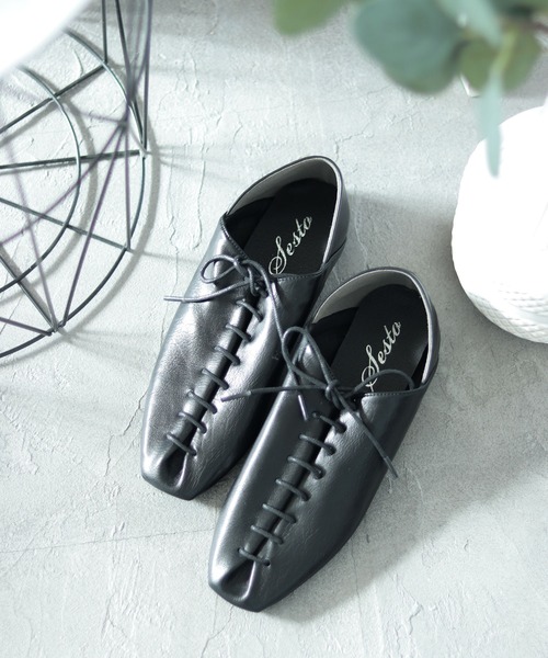 SESTO(セスト)の「スクエアトゥレースアップバブーシュパンプス(パンプス・レディース・シルバー/アイボリー/ブラック・23.5cm/22.5cm/24.5cm/23.0cm/24.0cm/25.0cm)」の3枚目の写真