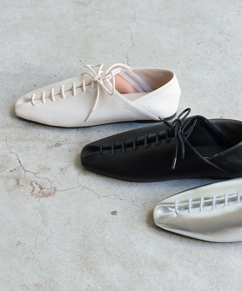 SESTO(セスト)の「スクエアトゥレースアップバブーシュパンプス(パンプス・レディース・シルバー/アイボリー/ブラック・23.5cm/22.5cm/24.5cm/23.0cm/24.0cm/25.0cm)」の5枚目の写真