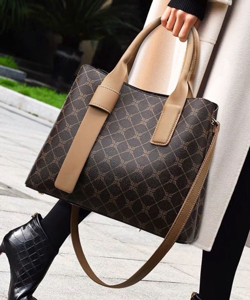 florist（フローリスト）の「【仕切りポケット付】【2WAY/3WAY】配色ヴィーガンレザーアシメハンドルトートバッグ/ハンドバッグ/レディースバッグ（ハンドバッグ・レディース・ライトグリーン/サーモンピンク/ブラック/モカ・FREE）」の2枚目の写真