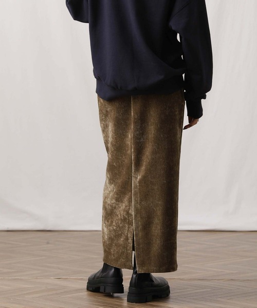 Gready Brilliant（グレディブリリアン）の「ベロアタイトスカート（スカート・レディース・モカ/チャコールグレー・38）」の17枚目の写真