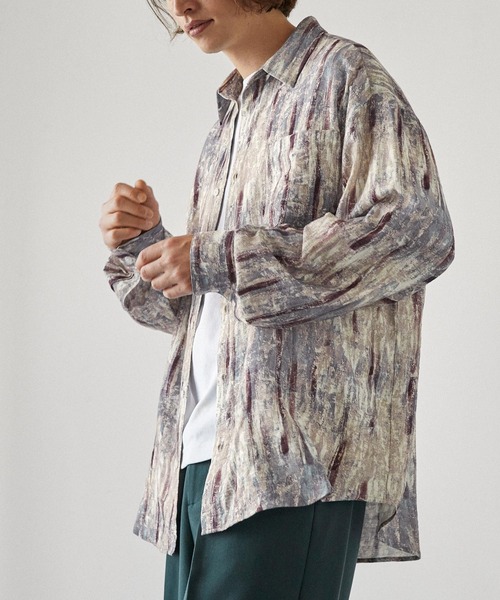 EMMA CLOTHES(エマクローズ)の「アブストラクトオーバーサイズL/Sシャツ(シャツ/ブラウス・メンズ・チャコール/ベージュ/ライトグレー/ナチュラル/ブラック・L/M)」の1枚目の写真
