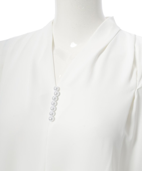 fifth（フィフス）の「パールデザインVネックブラウス（シャツ/ブラウス・レディース・ホワイト/ブラック・M）」の9枚目の写真