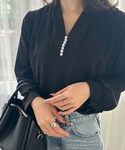 fifth（フィフス）の「パールデザインVネックブラウス（シャツ/ブラウス・レディース・ホワイト/ブラック・M）」の18枚目の写真