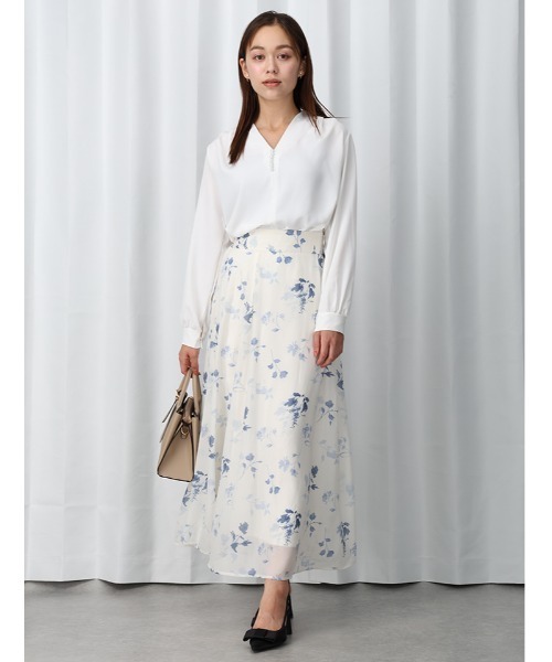 fifth（フィフス）の「パールデザインVネックブラウス（シャツ/ブラウス・レディース・ホワイト/ブラック・M）」の4枚目の写真