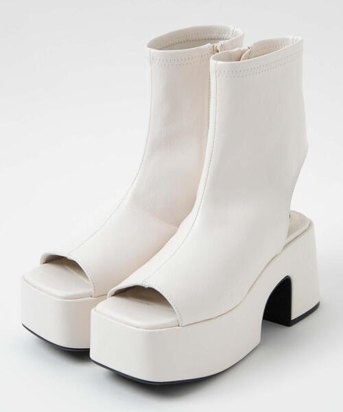 WEGO(ウィゴー)の「WEGO/バルキーヒールブーツサンダル(ブーツ・レディース・オフホワイト/ブラック・MEDIUM/LARGE)」の6枚目の写真