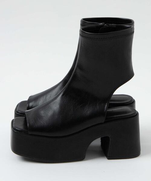 WEGO(ウィゴー)の「WEGO/バルキーヒールブーツサンダル(ブーツ・レディース・オフホワイト/ブラック・MEDIUM/LARGE)」の9枚目の写真