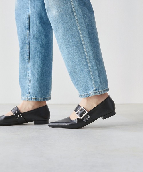 menue（メヌエ）の「ポインテッドトゥ スタッズベルトパンプス（パンプス・レディース・ブラック/アイボリー・21.5cm/22.0cm/24.5cm/25.5cm/23.0cm/24.0cm/22.5cm/23.5cm/25.0cm/26.0cm）」の15枚目の写真