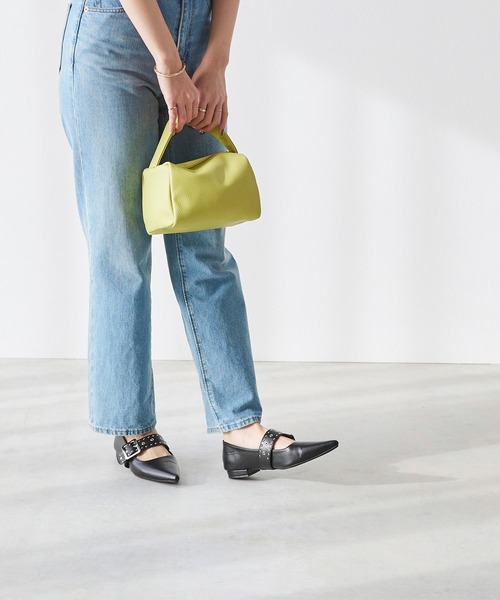 menue（メヌエ）の「ポインテッドトゥ スタッズベルトパンプス（パンプス・レディース・ブラック/アイボリー・21.5cm/22.0cm/24.5cm/25.5cm/23.0cm/24.0cm/22.5cm/23.5cm/25.0cm/26.0cm）」の6枚目の写真