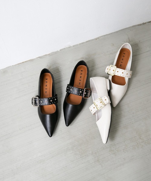 menue（メヌエ）の「ポインテッドトゥ スタッズベルトパンプス（パンプス・レディース・ブラック/アイボリー・21.5cm/22.0cm/24.5cm/25.5cm/23.0cm/24.0cm/22.5cm/23.5cm/25.0cm/26.0cm）」の17枚目の写真