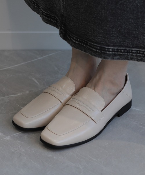 shoes365（シューズスリーシックスファイヴ）の「【shoes365】スクエアトゥ ローヒール ローファー（ローファー・レディース・チョコ/ブラック/オフホワイト・25.0cm/24.5cm/24.0cm/23.5cm/23.0cm/22.5cm）」の22枚目の写真