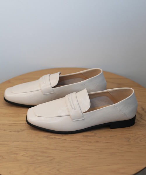 shoes365（シューズスリーシックスファイヴ）の「【shoes365】スクエアトゥ ローヒール ローファー（ローファー・レディース・チョコ/ブラック/オフホワイト・25.0cm/24.5cm/24.0cm/23.5cm/23.0cm/22.5cm）」の6枚目の写真