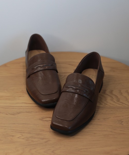 shoes365（シューズスリーシックスファイヴ）の「【shoes365】スクエアトゥ ローヒール ローファー（ローファー・レディース・チョコ/ブラック/オフホワイト・25.0cm/24.5cm/24.0cm/23.5cm/23.0cm/22.5cm）」の8枚目の写真