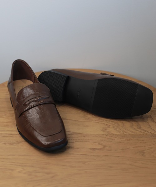 shoes365（シューズスリーシックスファイヴ）の「【shoes365】スクエアトゥ ローヒール ローファー（ローファー・レディース・チョコ/ブラック/オフホワイト・25.0cm/24.5cm/24.0cm/23.5cm/23.0cm/22.5cm）」の9枚目の写真