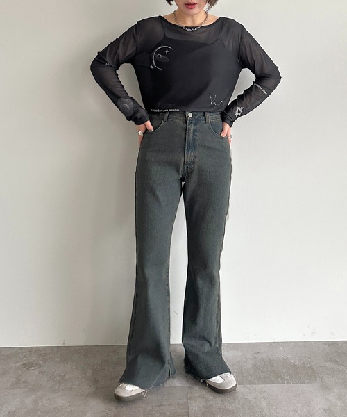 apres jour mignon(アプレジュールミニョン)の「デニムフレアパンツ【ZOZOTOWN限定アイテム】(デニムパンツ・レディース・インディゴブルー/サックスブルー/ブラック系その他・SMALL/LARGE/MEDIUM/X-LARGE)」の7枚目の写真