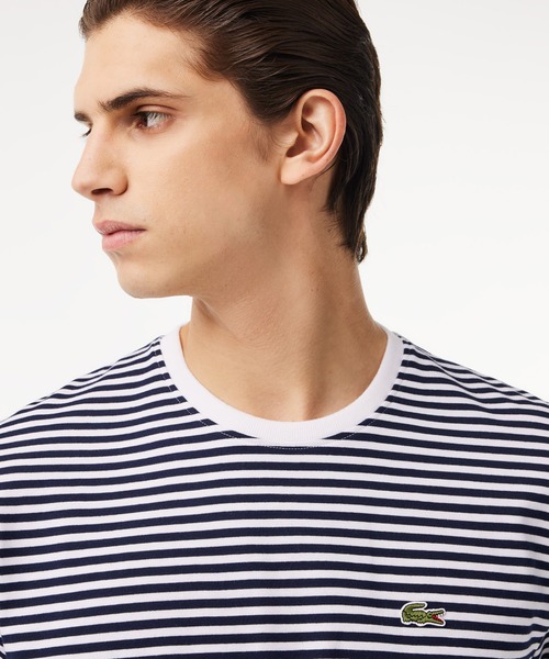LACOSTE(ラコステ)の「ヘビーウェイト オーセンティックマリンボーダーリンガーネック 半袖Tシャツ(Tシャツ/カットソー・メンズ・ホワイト×ネイビー/ライトブルー・2/3/4/5)」の6枚目の写真