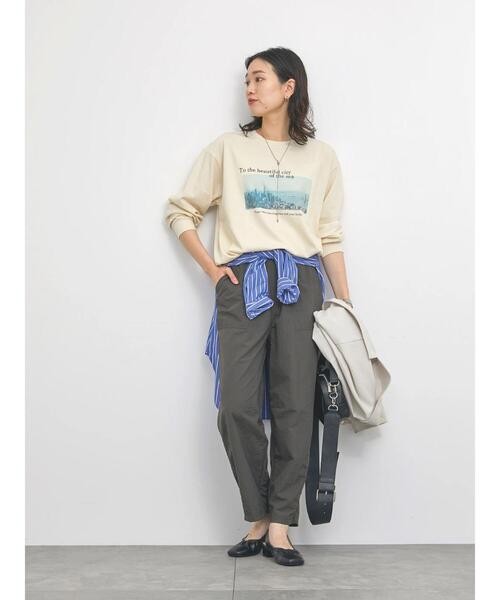 Samansa Mos2 blue(サマンサモスモスブルー)の「【抗菌防臭】裾前後差フォトロンT(Tシャツ/カットソー・レディース・オフホワイト/グレー/キナリ・F)」の19枚目の写真