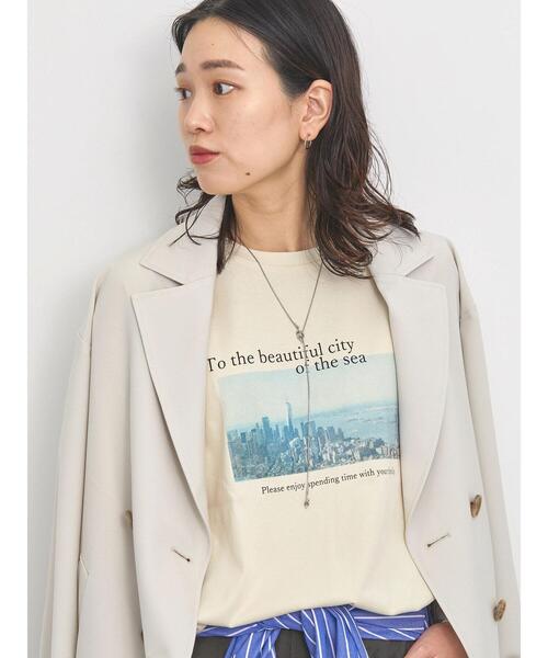 Samansa Mos2 blue(サマンサモスモスブルー)の「【抗菌防臭】裾前後差フォトロンT(Tシャツ/カットソー・レディース・オフホワイト/グレー/キナリ・F)」の21枚目の写真