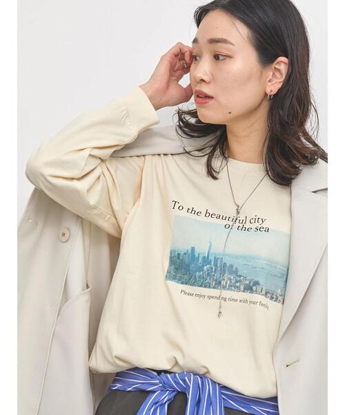 Samansa Mos2 blue(サマンサモスモスブルー)の「【抗菌防臭】裾前後差フォトロンT(Tシャツ/カットソー・レディース・オフホワイト/グレー/キナリ・F)」の22枚目の写真