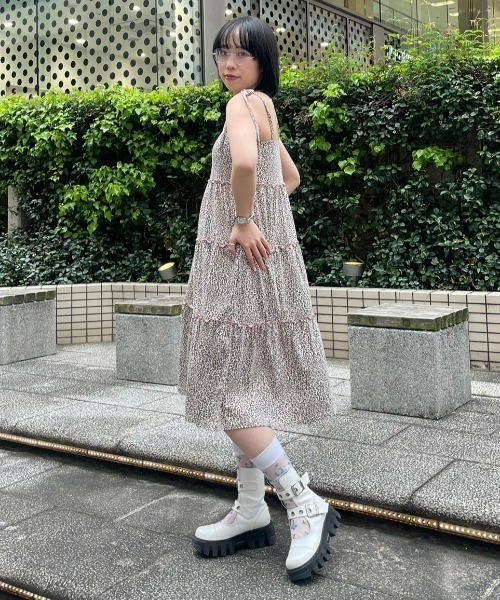 Candy Stripper（キャンディストリッパー）の「CND TIERED CAMISOLE ワンピース（ワンピース・レディース・ブラック/ベージュ/グレー・2）」の20枚目の写真