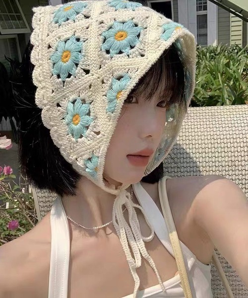 MEMECLE(メメクル)の「【 MEMECLE / メメクル 】フラワークロシェ2WAYヘッドスカーフ バブーシュカ(その他ヘアアクセサリー・レディース・グリーン系1/レッド系1/ホワイト系2/ホワイト系1/パープル系1/その他3/その他2/その他1/ピンク系2/ピンク系1/ブルー系1/ホワイト系3/ホワイト系5/ホワイト系4/その他4・FREE)」の3枚目の写真