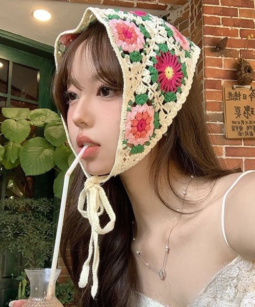 MEMECLE(メメクル)の「【 MEMECLE / メメクル 】フラワークロシェ2WAYヘッドスカーフ バブーシュカ(その他ヘアアクセサリー・レディース・グリーン系1/レッド系1/ホワイト系2/ホワイト系1/パープル系1/その他3/その他2/その他1/ピンク系2/ピンク系1/ブルー系1/ホワイト系3/ホワイト系5/ホワイト系4/その他4・FREE)」の6枚目の写真