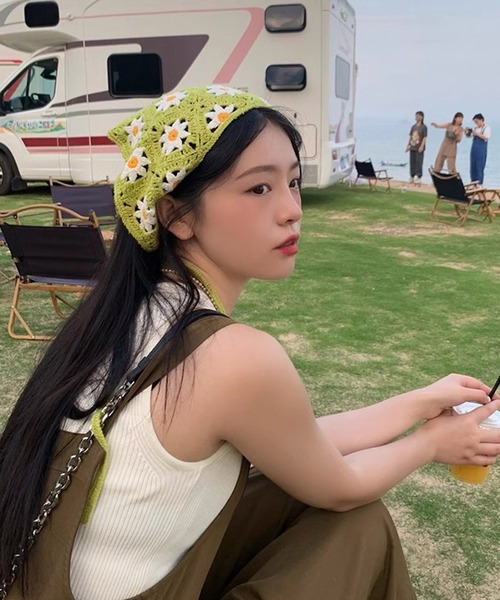 MEMECLE(メメクル)の「【 MEMECLE / メメクル 】フラワークロシェ2WAYヘッドスカーフ バブーシュカ(その他ヘアアクセサリー・レディース・グリーン系1/レッド系1/ホワイト系2/ホワイト系1/パープル系1/その他3/その他2/その他1/ピンク系2/ピンク系1/ブルー系1/ホワイト系3/ホワイト系5/ホワイト系4/その他4・FREE)」の17枚目の写真