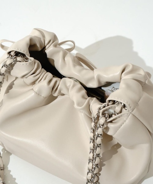 flower(フラワー)の「リボンチェーンバッグ(ショルダーバッグ・レディース・アイボリー・FREE)」の13枚目の写真