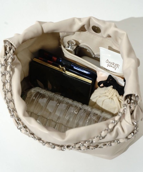 flower(フラワー)の「リボンチェーンバッグ(ショルダーバッグ・レディース・アイボリー・FREE)」の14枚目の写真