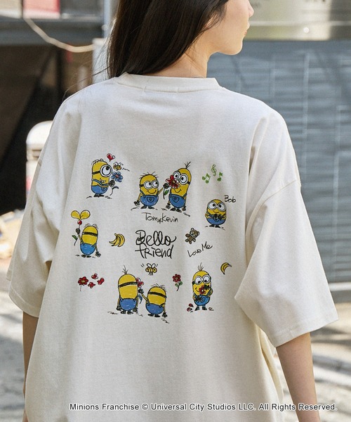 MINIONS（ミニオンズ）の「MINIONS/ミニオンズ 別注 ヴィンテージライクデザインビッグ半袖Tシャツ（Tシャツ/カットソー・レディース・スミクロ/アイボリー/オフホワイト/ネイビー/ブラック系・FREE）」の2枚目の写真