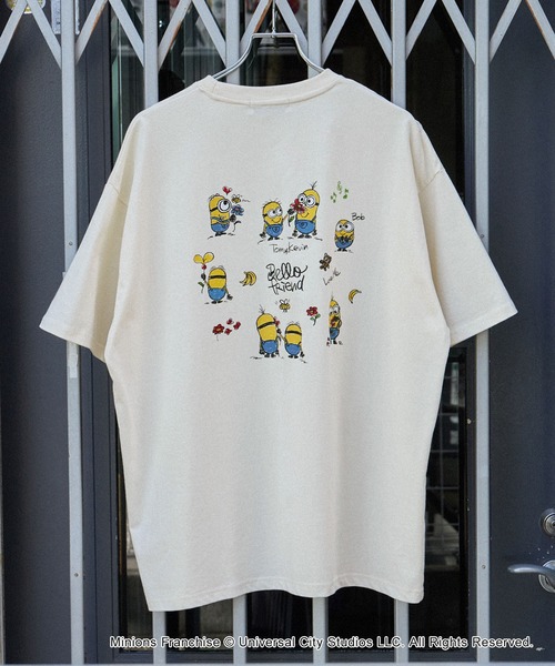 MINIONS（ミニオンズ）の「MINIONS/ミニオンズ 別注 ヴィンテージライクデザインビッグ半袖Tシャツ（Tシャツ/カットソー・レディース・スミクロ/アイボリー/オフホワイト/ネイビー/ブラック系・FREE）」の10枚目の写真
