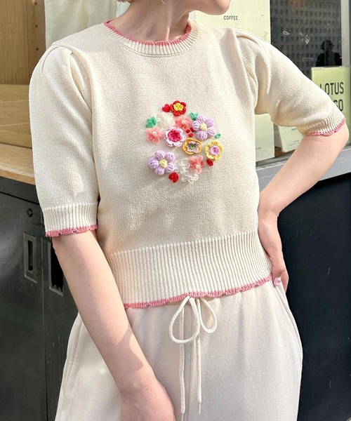 w closet（ダブルクローゼット）の「【Alley】お花モチーフニット