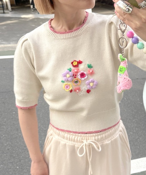 w closet（ダブルクローゼット）の「【Alley】お花モチーフニット