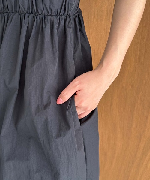 Doux archives（ドゥアルシーヴ）の「バックリボンキャミワンピース（ワンピース・レディース・ベージュ/ブラック/ブラウン・FREE）」の5枚目の写真