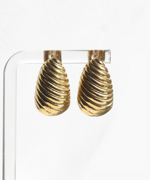 abaskdesign(アバスクデザイン)の「金属アレルギー対応 ドロップストライプゴールドステンレスピアス(ピアス(両耳用)・レディース・ゴールド・FREE)」の5枚目の写真