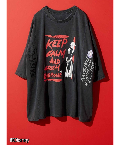 MEDE19F（メデジュウキュウ）の「ＭＥＤＥ１９Ｆ　【Ｄｉｓｎｅｙ】古着屋でみつけたようなリメイクライクＴシャツ／クルエラ（Tシャツ/カットソー・レディース・スミクロ・3/2/1）」の3枚目の写真