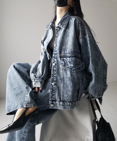 me+em select（ミームセレクト）の「【 デニムセットアップ着用可能 】ヴィンテージケミカルブリーチボーイフレンドデニムジャケット ／ vintage chemical bleach boyfriend denim jacket（デニムジャケット・レディース・ブルー/ブラック・1/2）」の6枚目の写真