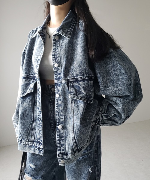 me+em select（ミームセレクト）の「【 デニムセットアップ着用可能 】ヴィンテージケミカルブリーチボーイフレンドデニムジャケット ／ vintage chemical bleach boyfriend denim jacket（デニムジャケット・レディース・ブルー/ブラック・1/2）」の5枚目の写真