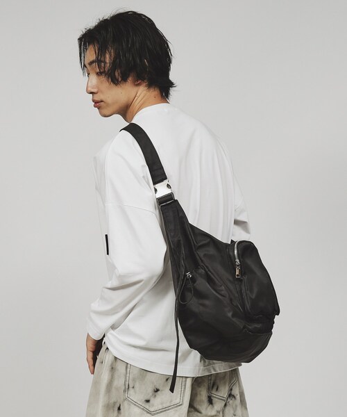 tk.TAKEO KIKUCHI（ティーケータケオキクチ）の「◆ダブルポケットビッグショルダーバッグ（ショルダーバッグ・メンズ・ブラック系7/ブラック/グレー系その他/ブラック系・00）」の11枚目の写真