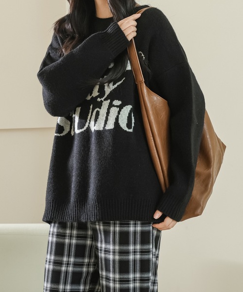 Lace Ladies(レースレディース)の「アルファベット レター ビッグシルエット 長袖 ニット プルオーバー(ニット/セーター・レディース・ホワイト/ブラウン/ブラック・FREE)」の5枚目の写真