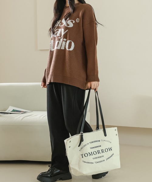 Lace Ladies(レースレディース)の「アルファベット レター ビッグシルエット 長袖 ニット プルオーバー(ニット/セーター・レディース・ホワイト/ブラウン/ブラック・FREE)」の11枚目の写真
