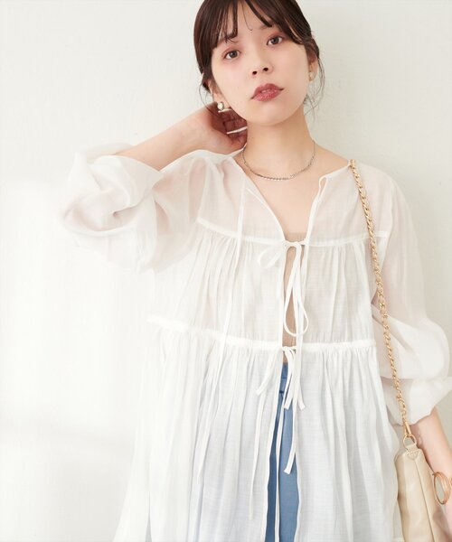 natural couture(ナチュラルクチュール)の「【Web限定】リボンティアードシアーブラウス(シャツ/ブラウス・レディース・ピンク系その他/ブラック/オフホワイト/ブルー・FREE)」の6枚目の写真