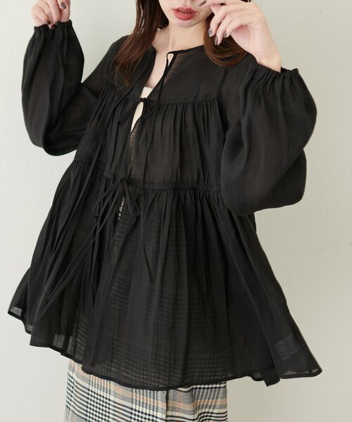 natural couture(ナチュラルクチュール)の「【Web限定】リボンティアードシアーブラウス(シャツ/ブラウス・レディース・ピンク系その他/ブラック/オフホワイト/ブルー・FREE)」の11枚目の写真