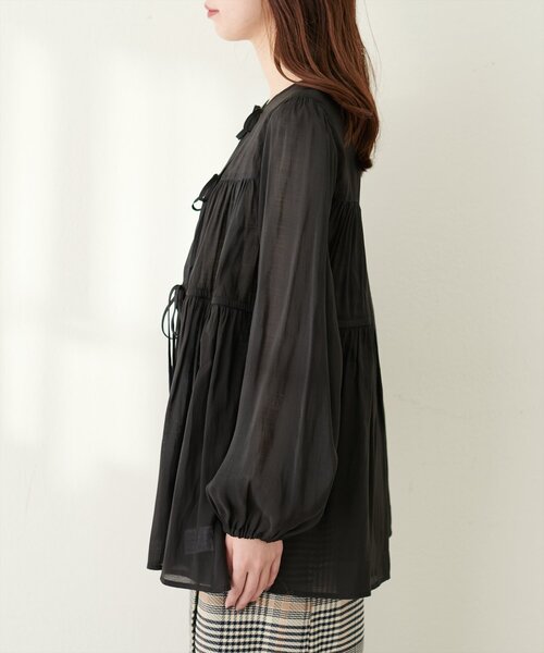 natural couture(ナチュラルクチュール)の「【Web限定】リボンティアードシアーブラウス(シャツ/ブラウス・レディース・ピンク系その他/ブラック/オフホワイト/ブルー・FREE)」の15枚目の写真