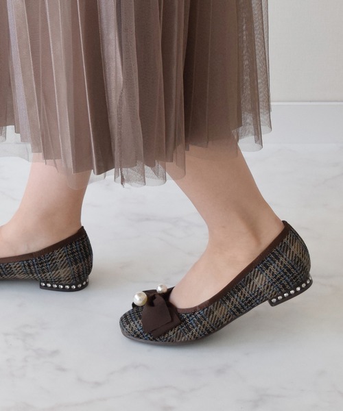 Bridget Birkin（ブリジットバーキン）の「【Bridget Birkin】ビッグパールリボンフラットシューズ(541528)（パンプス・レディース・ブラウン系その他/ベージュ系その他/ブラック系その他/ブラック系その他2・22.5/23/24/23.5/24.5）」の11枚目の写真