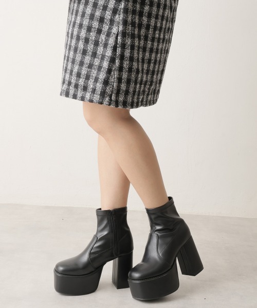 DEMETER（デメテル）の「厚底太ヒール スクエアトゥ ストレッチブーツ（ブーツ・レディース・ブラック系その他/アイボリー/ブラック・S/M/L/LL）」の9枚目の写真