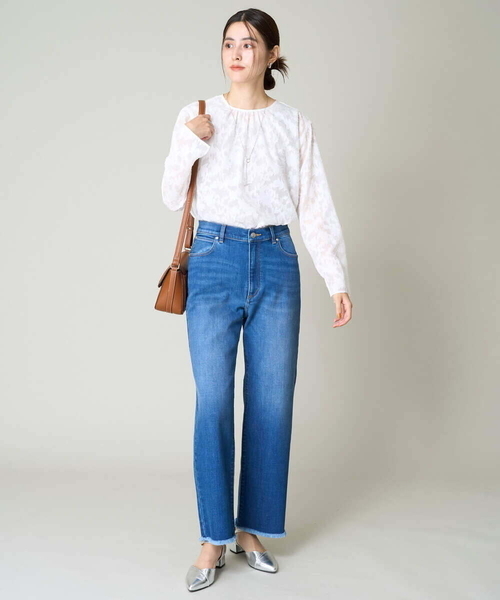 a.v.v(アーヴェヴェ)の「カットジャガードシアーブラウス(シャツ/ブラウス・レディース・ブラック/ホワイト・40/38/36)」の3枚目の写真