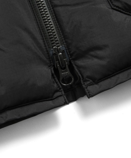 TAION（タイオン）の「【TAION(タイオン)】〈ユニセックス〉ワーク リブネックWジップ ダウンベスト（ダウンベスト・メンズ・サンドベージュ/ダークネイビー/チャコール/ダークブラウン/ダークオリーブ/ブラック/ブラック系4・XL/M/L/XS/S）」の17枚目の写真